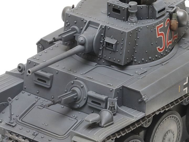 Tamiya 1/35 German Light Tank Panzerkampfwagen 38(t) Ausf.E/F
