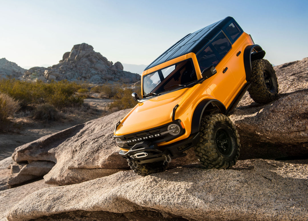 Traxxas TRX-4 Scale and Trail Crawler Ford Bronco: 1/10 Scale 4WD RC Crawler