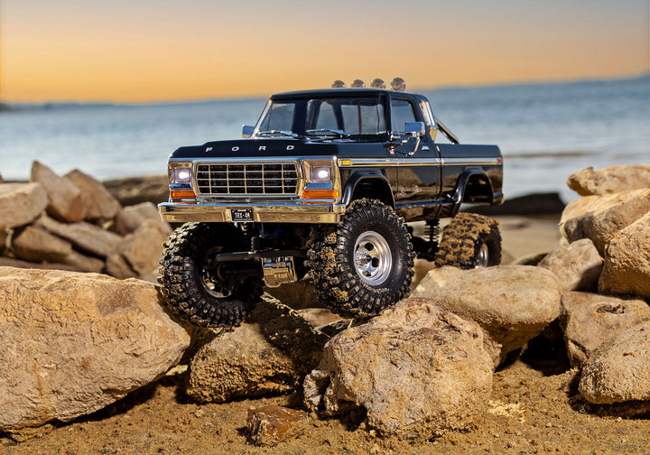 Traxxas - TRX-4M High Trail Edition Scale and Trail crawler, Ford F-150: 1/18 scale 4WD