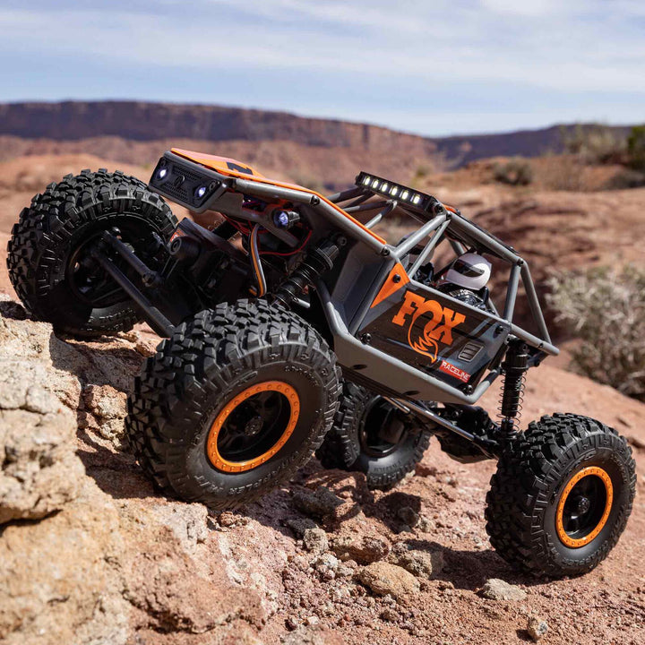 Axial - 1/18 UTB18 Capra 4WD Unlimited Trail Buggy RTR