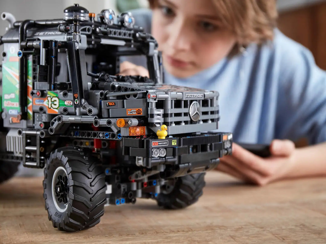 Lego 4x4 Mercedes-Benz Zetros Trial Truck