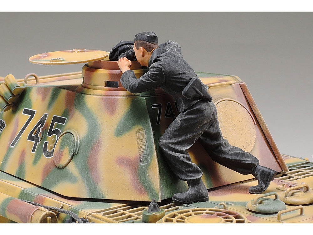thumbnail image 2 of 1/35 Resin WWII DAK German Tankers With Chameleon – Unpainted Unassembled Model Kit F555 2 of 6