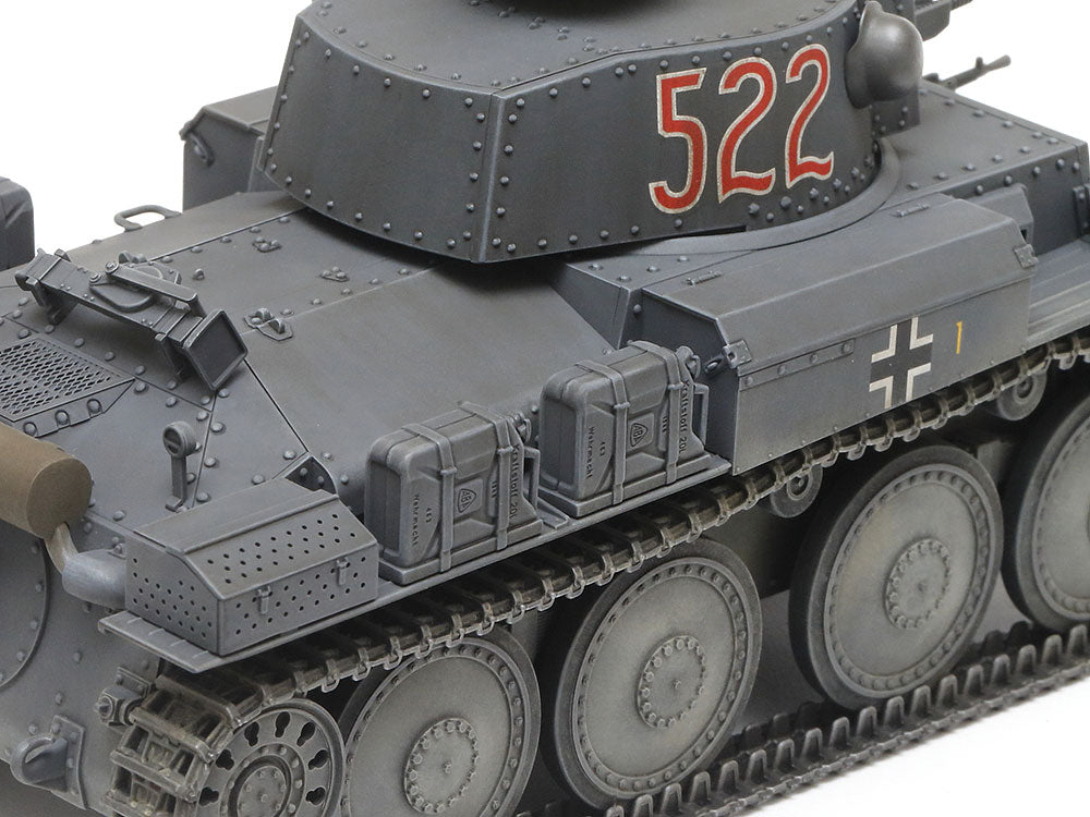 Tamiya 1/35 German Light Tank Panzerkampfwagen 38(t) Ausf.E/F