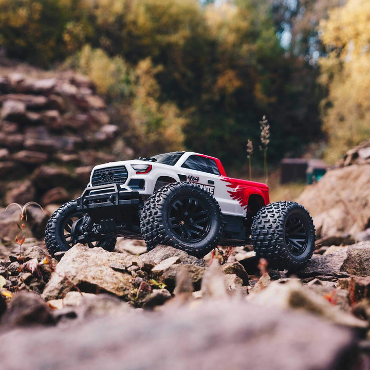 Arrma - 1/10 GRANITE 4WD V3 MEGA 550 Brushed Monster Truck RTR, with Battery & Charger