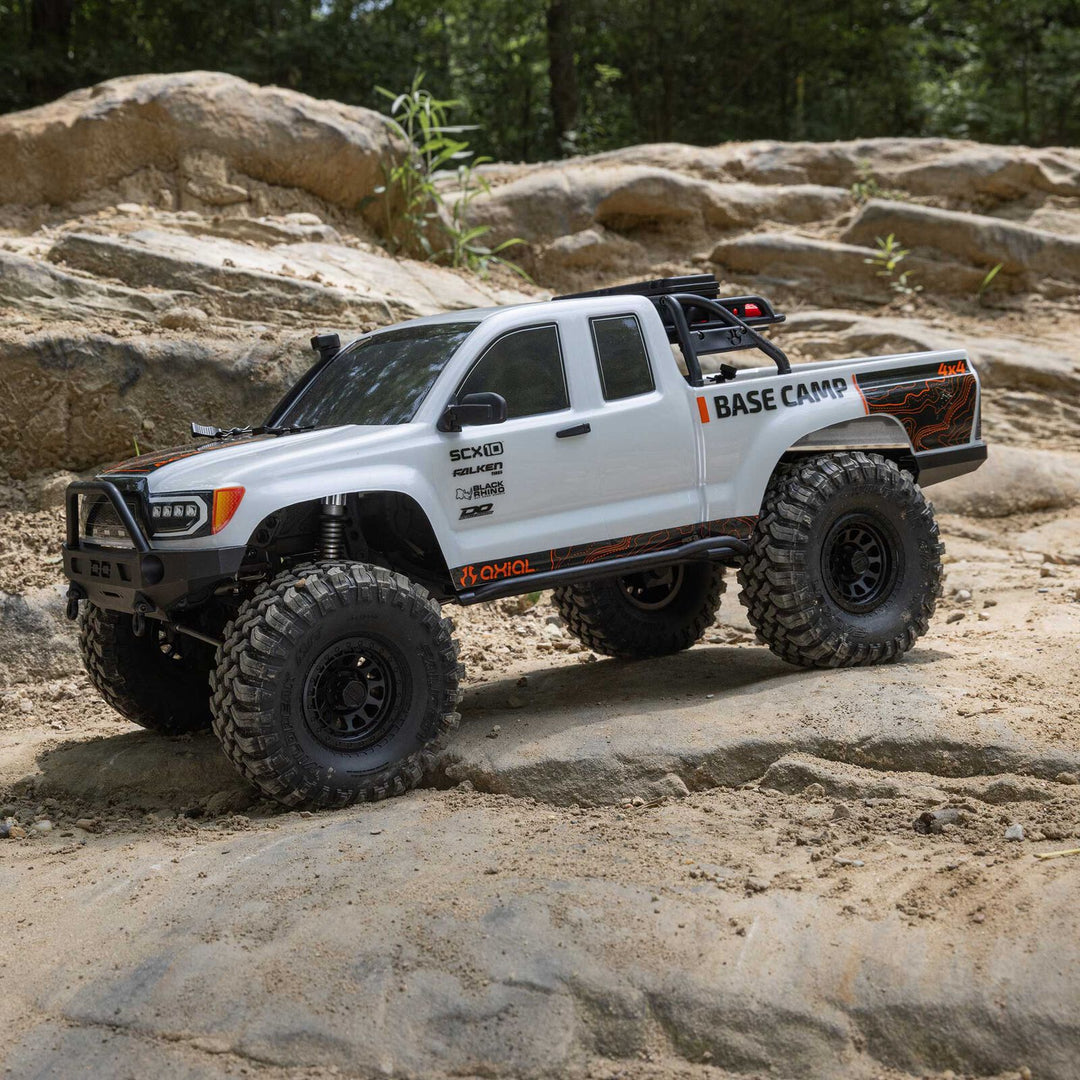 Axial - 1/10 SCX10 III Base Camp 4X4 RTR Brushed Rock Crawler