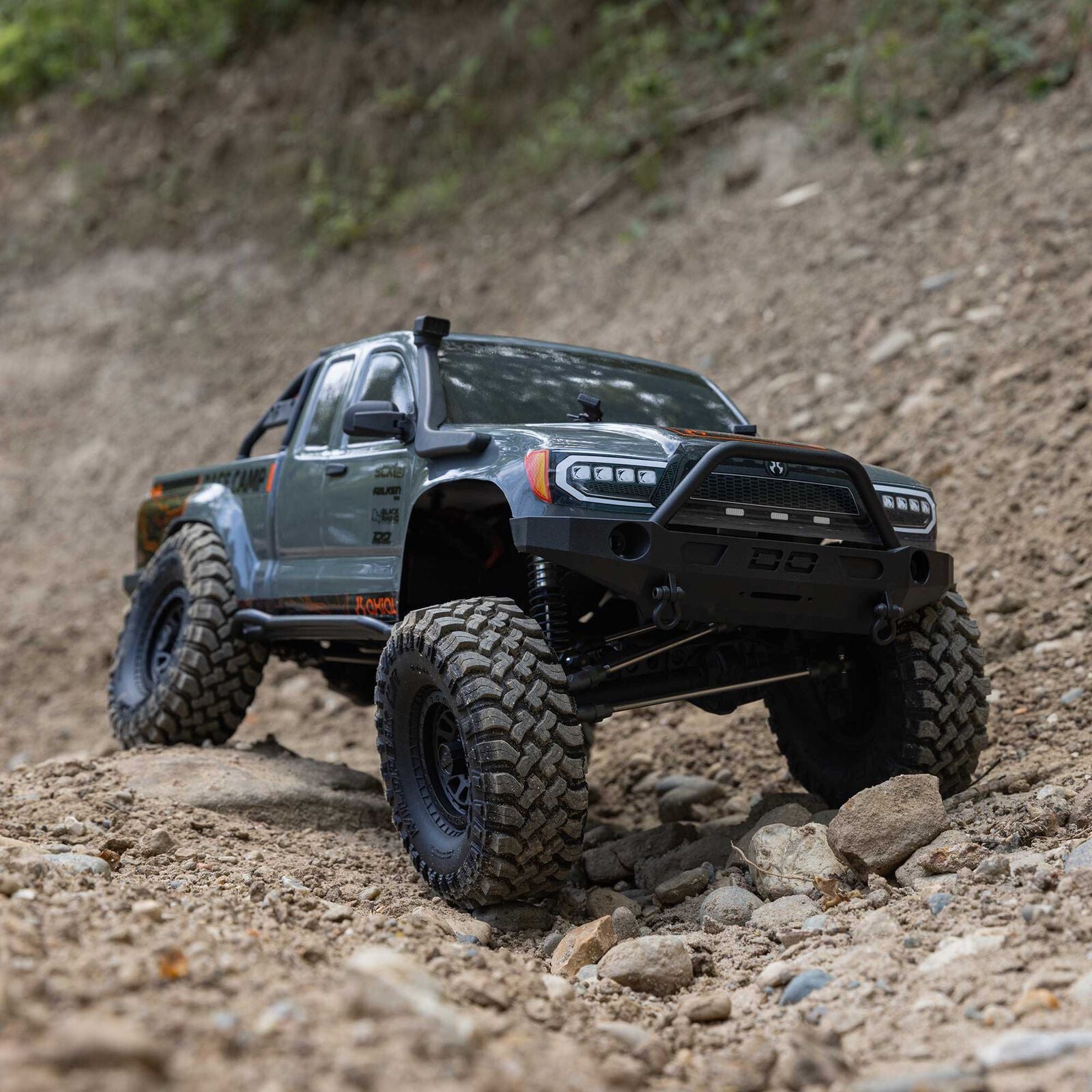Axial - 1/10 SCX10 III Base Camp 4X4 RTR Brushed Rock