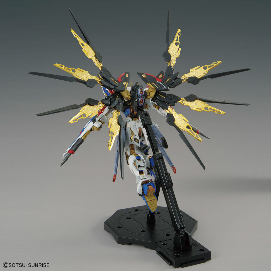 Bandai - MGEX / Master Grade Extreme Strike Freedom Gundam Z.A.F.T. Mobile suit ZGMF-X20A 1/100