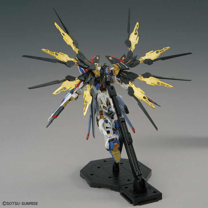 Bandai - MGEX / Master Grade Extreme Strike Freedom Gundam Z.A.F.T. Mobile suit ZGMF-X20A 1/100