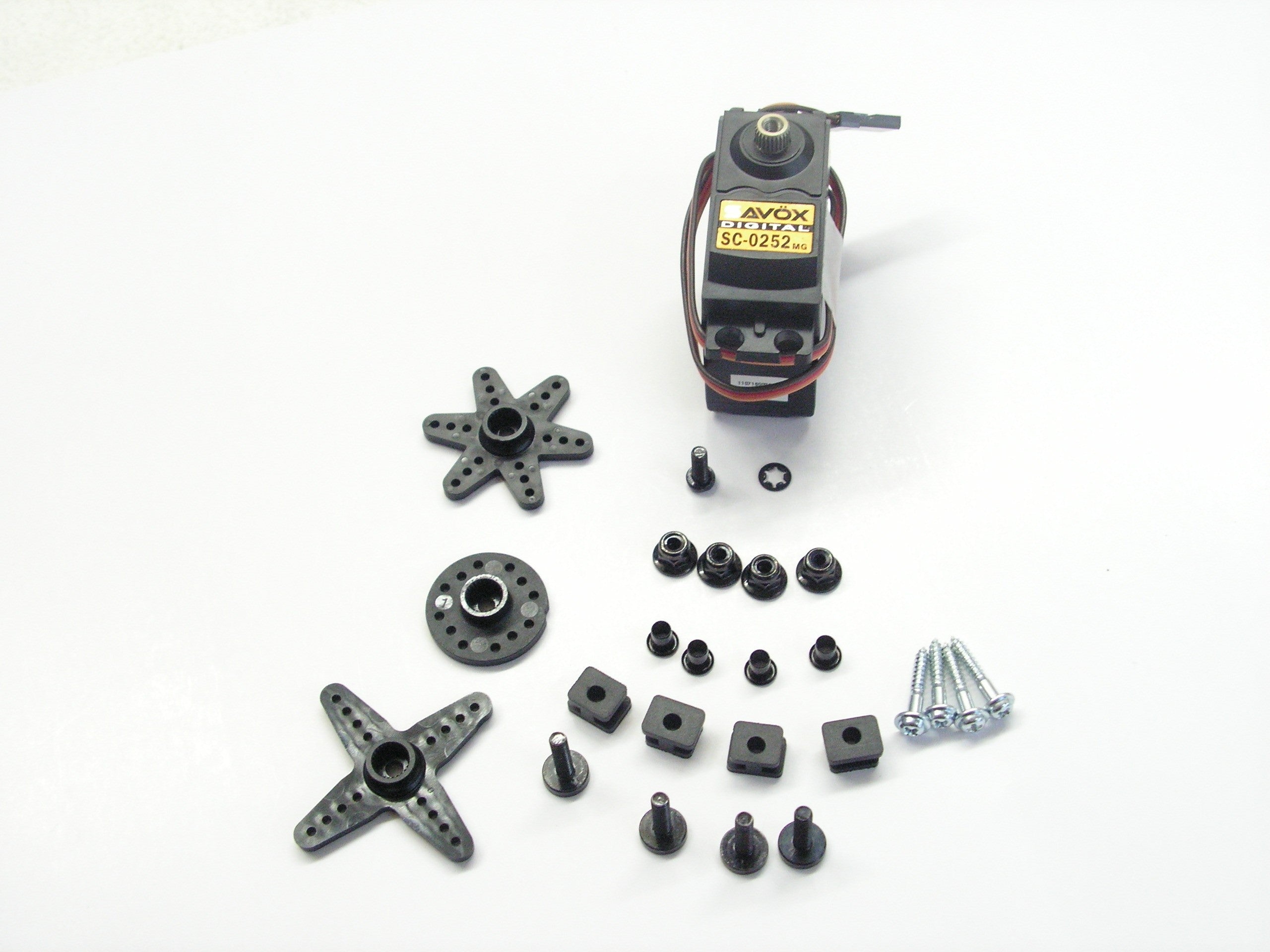 サトウくん Savox Servos - SC0252MG STD DGT SX – Anchorage House of Hobbies